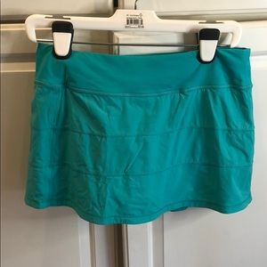 Lululemon green skirt